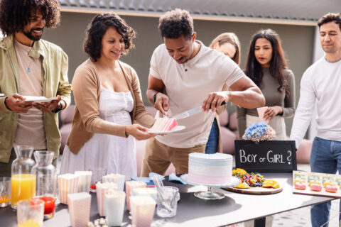 Wie nodig je uit voor een babyshower?